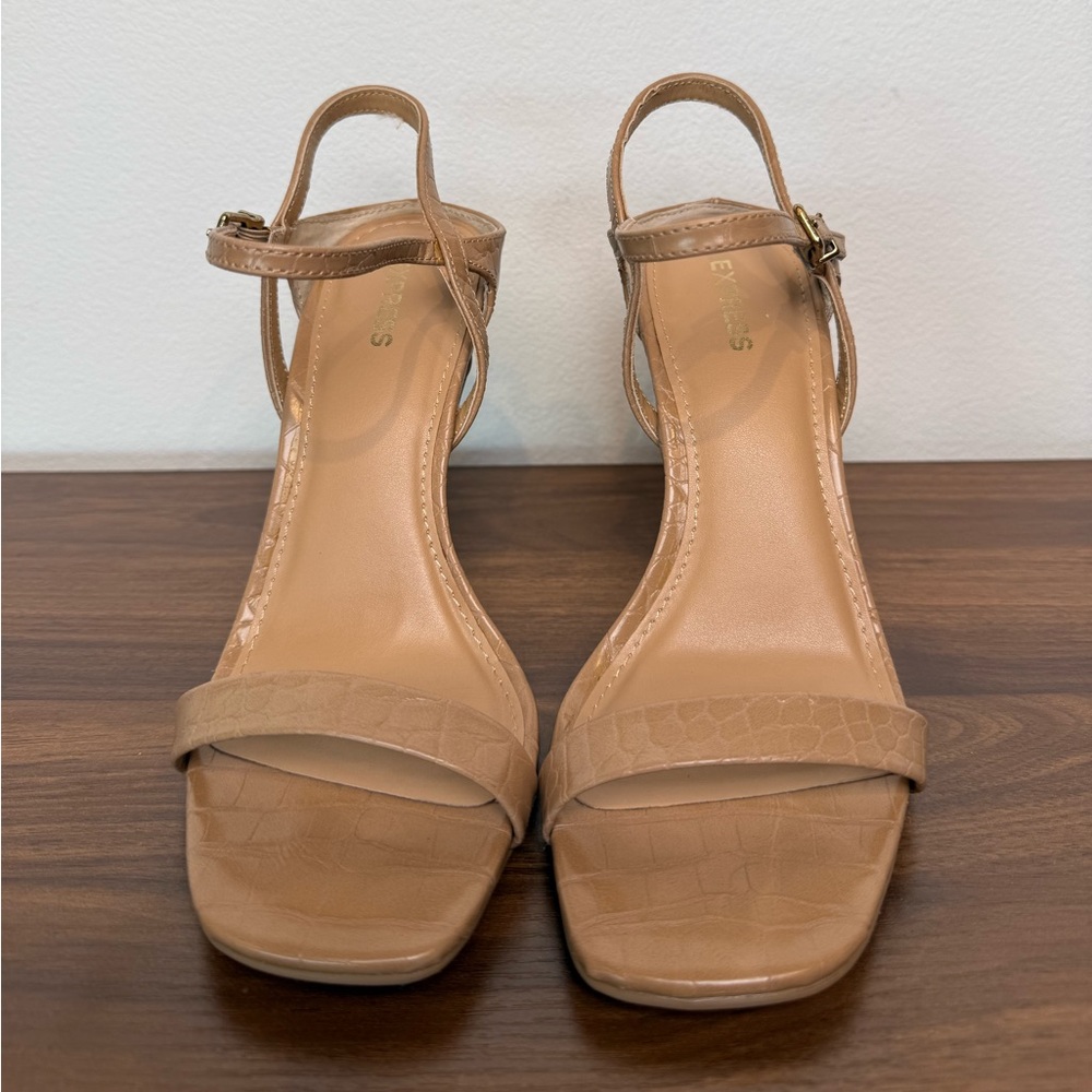 Express Tan Croc Embossed Square Toe Ankle Strap Heels Size 7